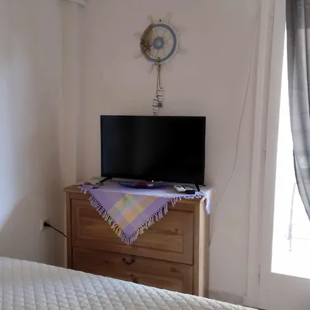 Small And Cosy Appartment- Piccolina Διαμέρισμα Λουτράκι