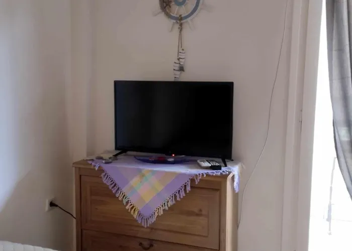 Small And Cosy Appartment- Piccolina Apartamento Loutráki